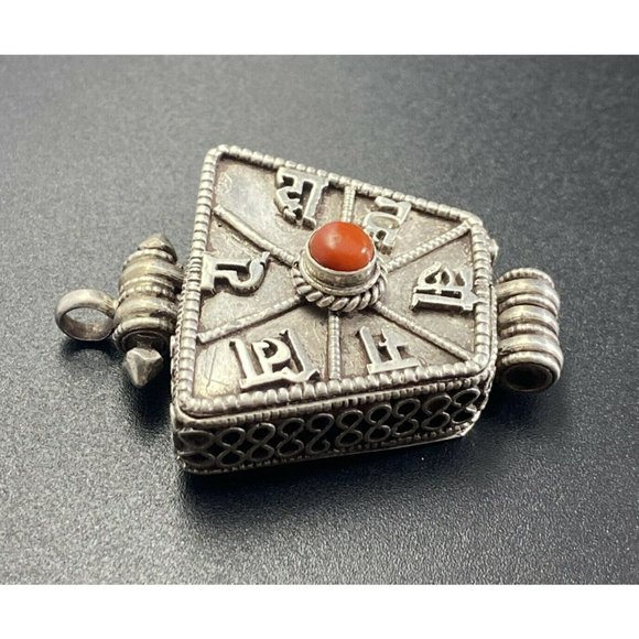 Vintage Tibetan Gau Box Locket Pendant Sterling Silver Coral Prayer Box - Picture 3 of 6